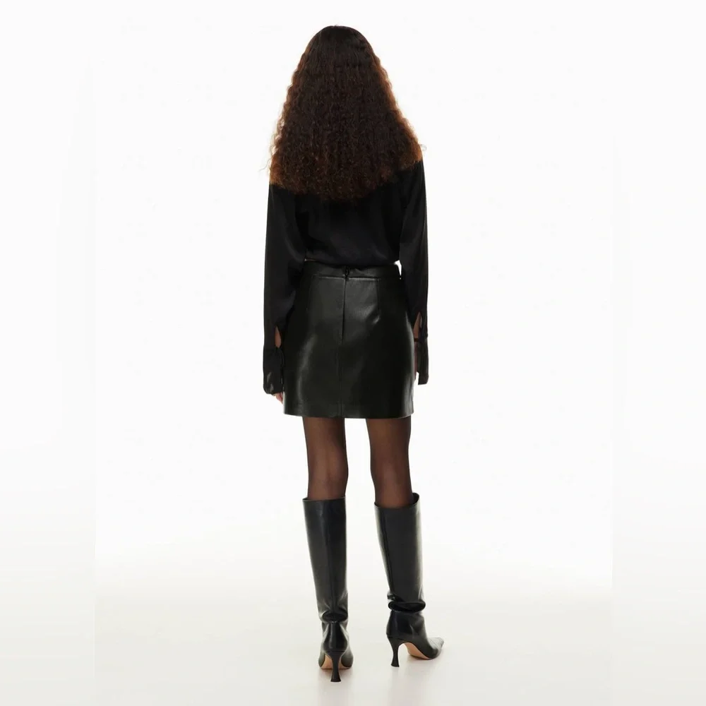 Wilfred High-waisted Vegan Leather mini skirt Size: 2 - Picture 4 of 16